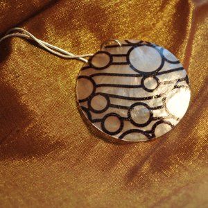 🐯 capiz shell focal pendant 50mm bubbles black & white 925 necklace (w5017)